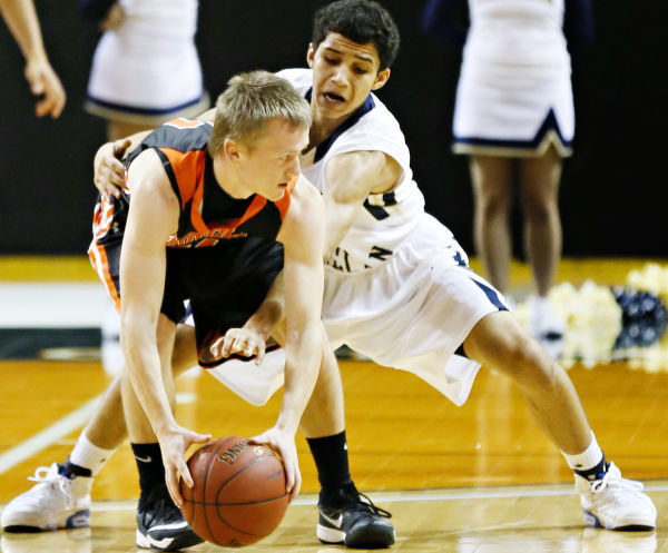 Bishop Heelan vs Carroll CNOS Basketball Classic 011015